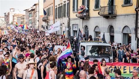 incontro gay pistoia|Centro Gay a Pistoia